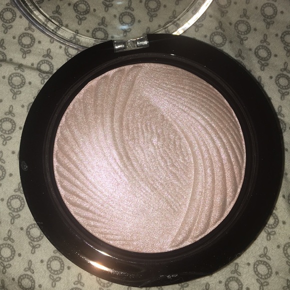 Revolution Baked Highlighter Bundle - Picture 6 of 7